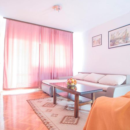 Apartment Katarina สลูน ภายนอก รูปภาพ