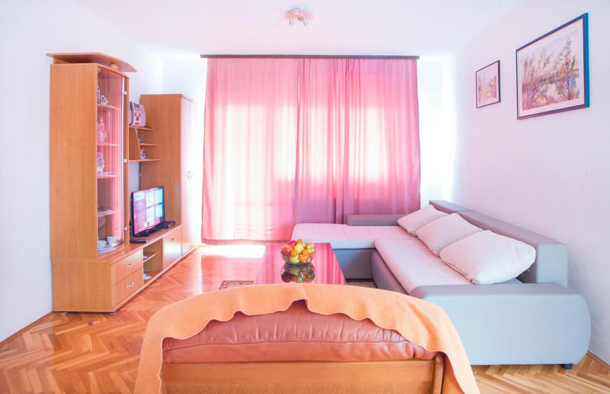 Apartment Katarina สลูน ภายนอก รูปภาพ