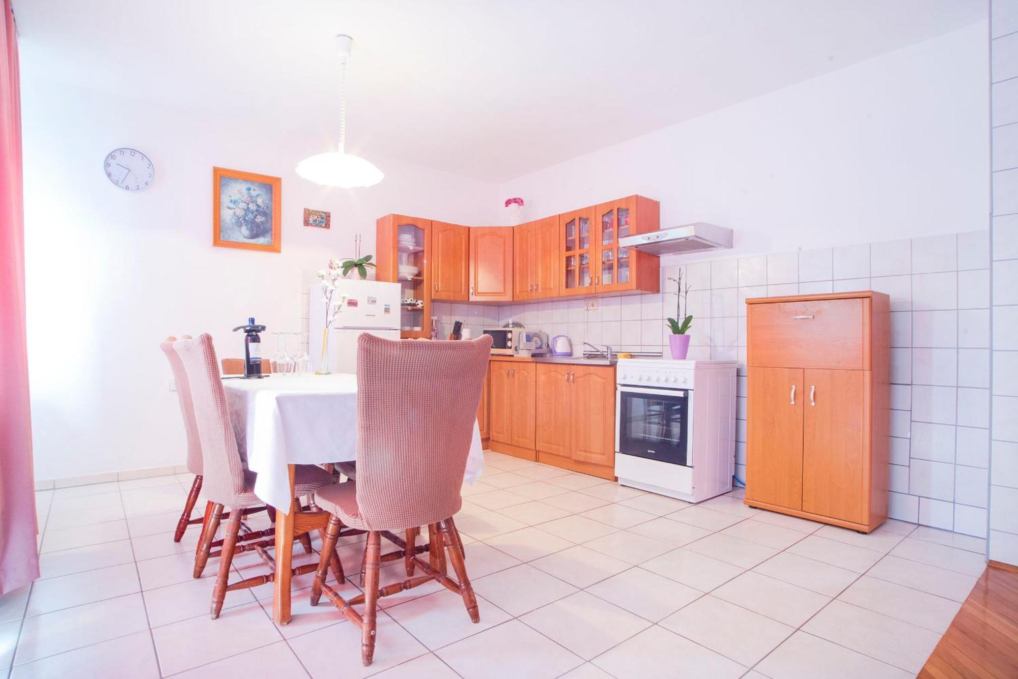 Apartment Katarina สลูน ภายนอก รูปภาพ